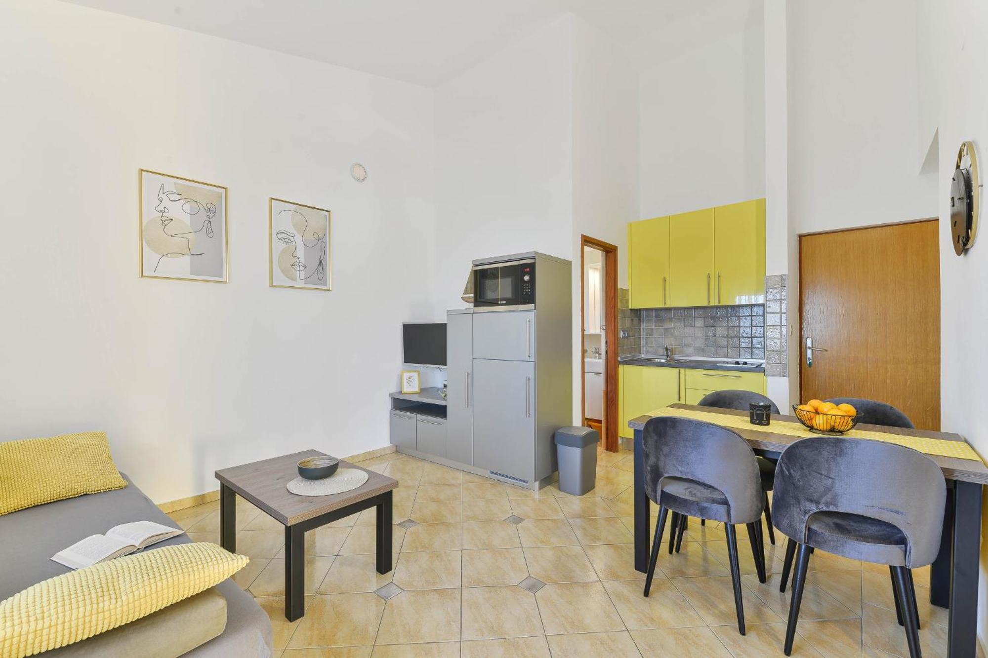 Apartment House Inga Vir Esterno foto